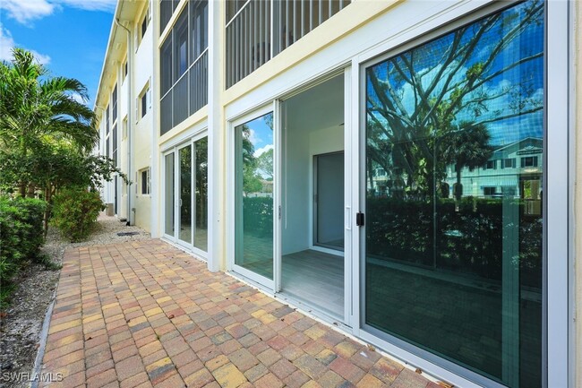 Building Photo - 212 Banyan Blvd