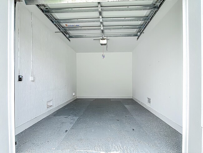 Building Photo - 260 Rotonda Blvd W