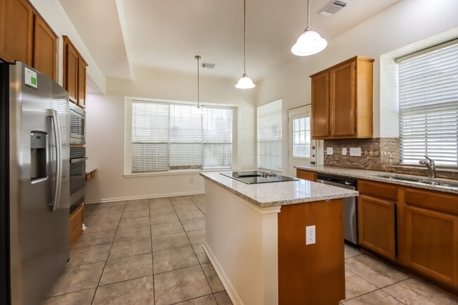 Building Photo - 3811 Spruce Bay Dr