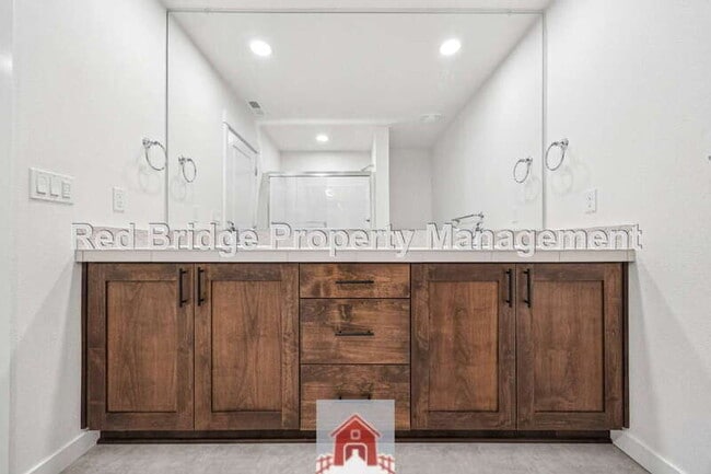 Building Photo - 2795 S Heather St