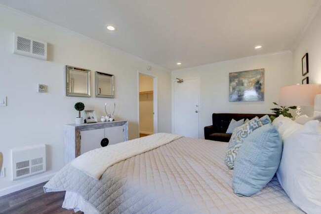 Building Photo - 1614 Hudson St