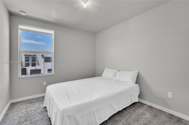 Building Photo - 3506 Joshua Tree St