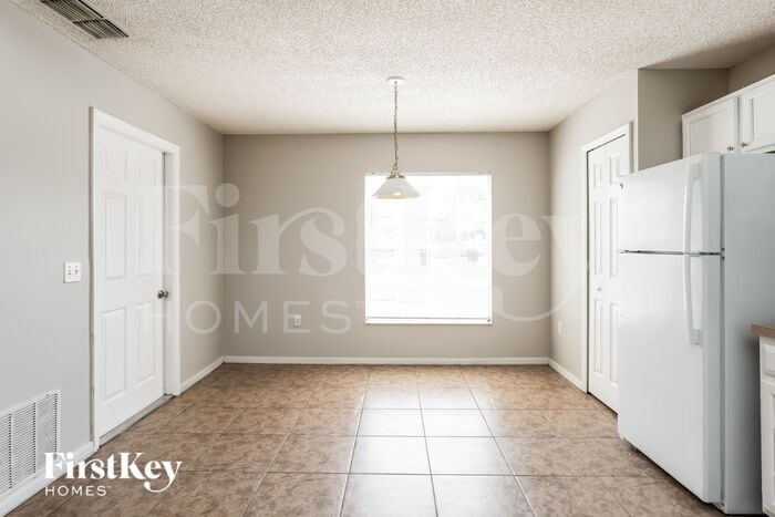 Building Photo - 7540 Groveoak Dr