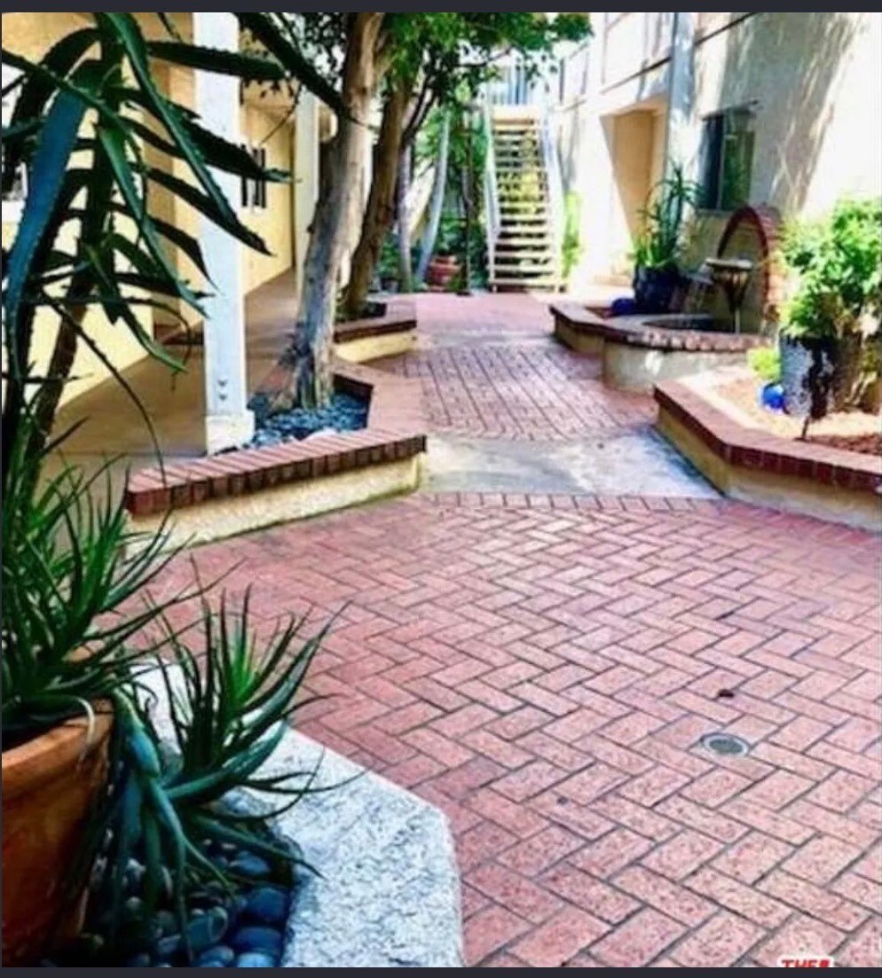 Building Photo - 4807 Beck Ave