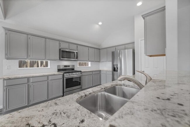 Building Photo - 14911 Englebrook Dr