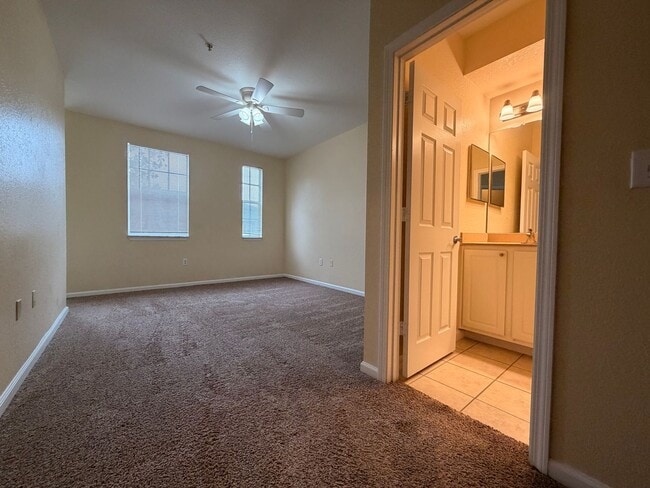 Building Photo - 2/2 Mirabella- Gate Pkwy Condo with Private Ground-Floor Entry & Balcony! MOVE IN SPECIAL!