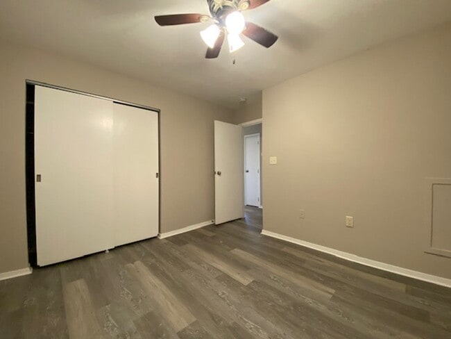 Building Photo - Welcome to this charming 2-bedroom, 1-bathroom ranch style home located in Springfield, OH+