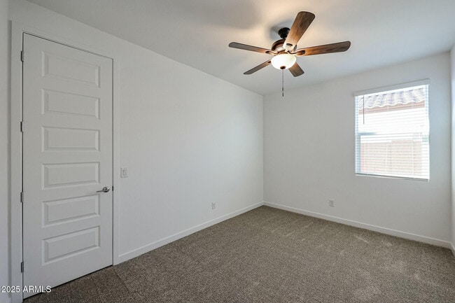 Building Photo - 7591 W Honeysuckle Dr