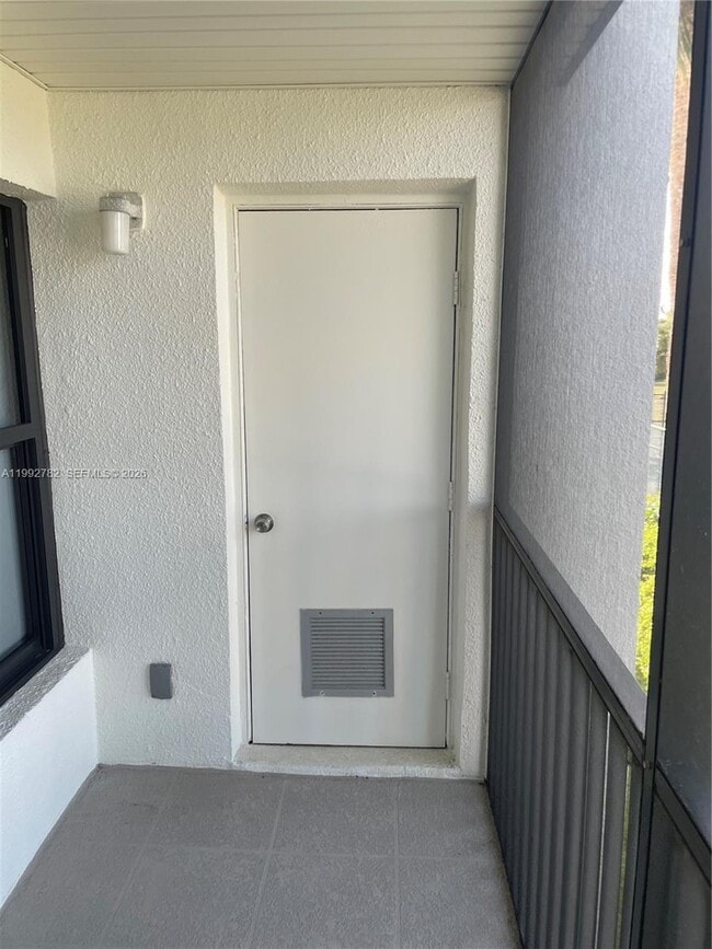 Building Photo - 1605 S US Hwy 1