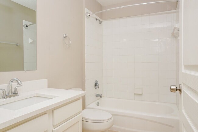 Building Photo - 192 Braemar Ave