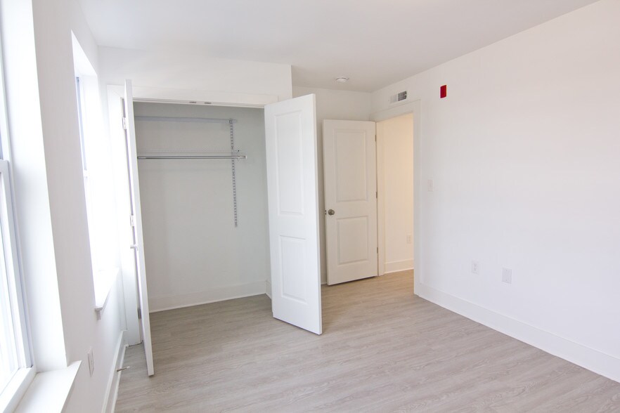 Building Photo - 6104 Market St