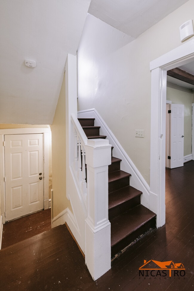 Building Photo - 1600 N 4th St