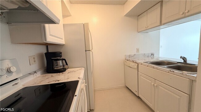 Building Photo - 3407 Winkler Ave
