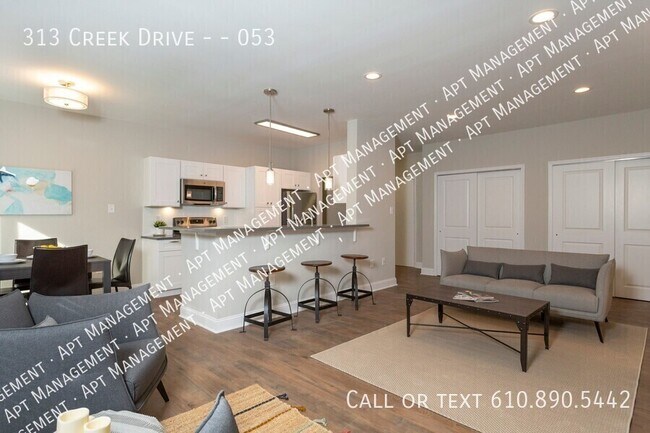 Building Photo - 313 Creek Dr