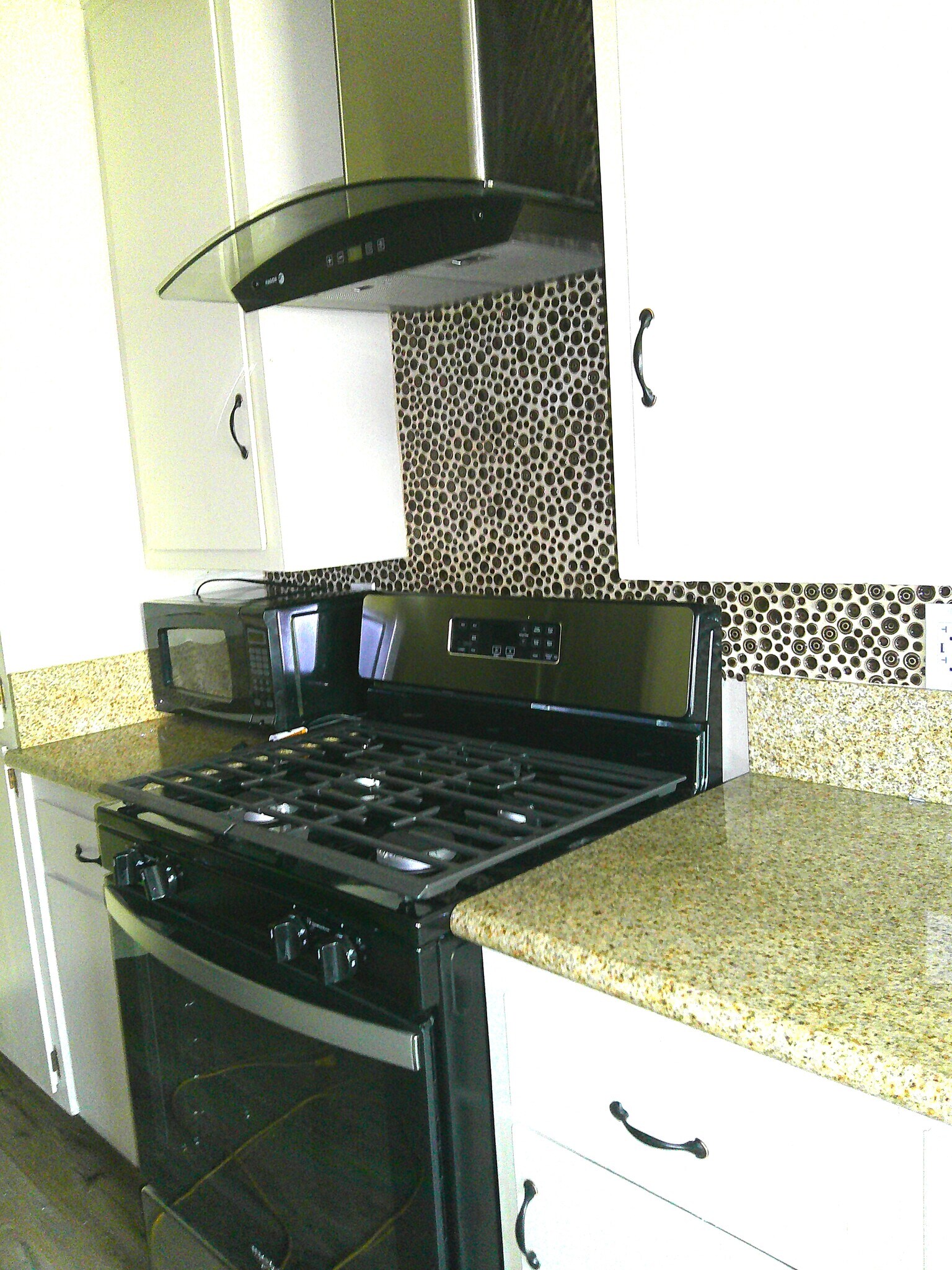 New Stove and Hood Vent - 311 N Westlake Ave