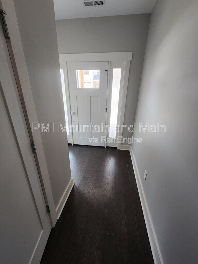 Building Photo - 16 Alice Clement Ln