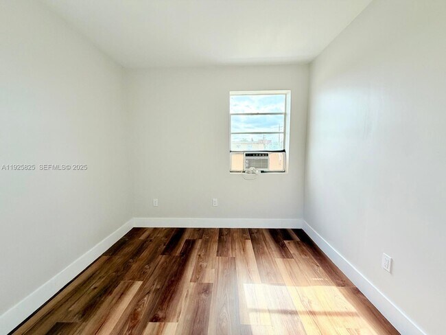 Building Photo - 4801 NW 33rd Ave