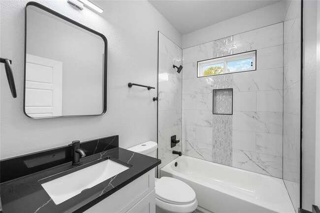 Building Photo - 784 Enterprise St