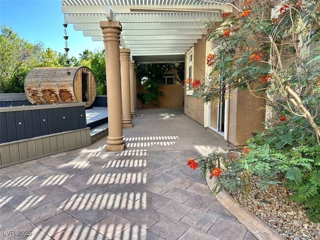 Building Photo - 8931 Lansberry Ct