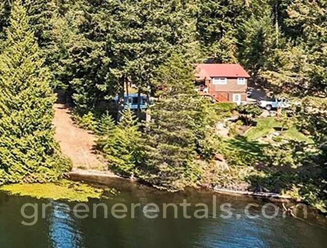 Building Photo - Charming Lake Front Apartment on Anderson Island