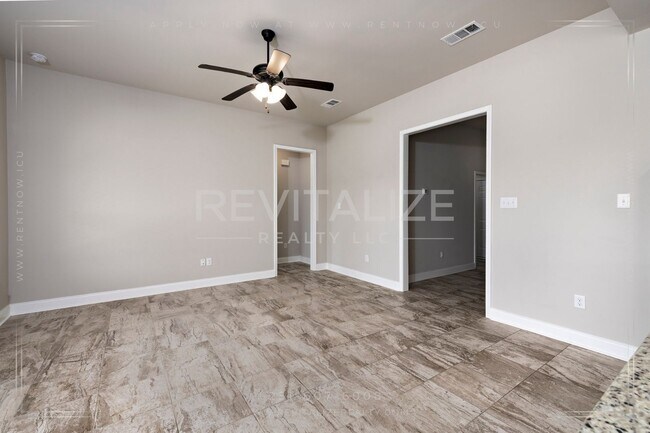 Building Photo - Stunning 3/2 in Foley Gated Community