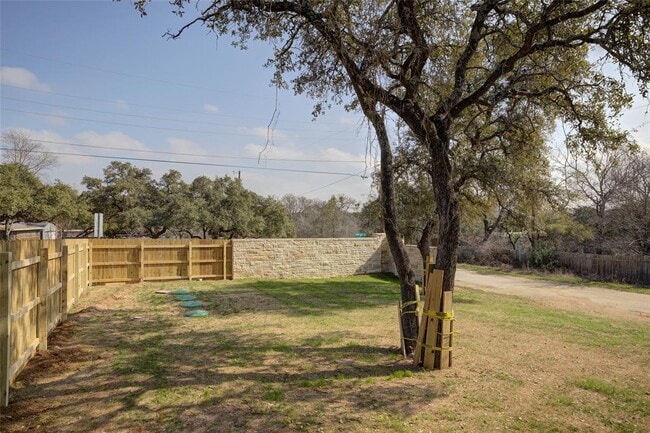 Building Photo - 18208 Gregg Bluff Rd