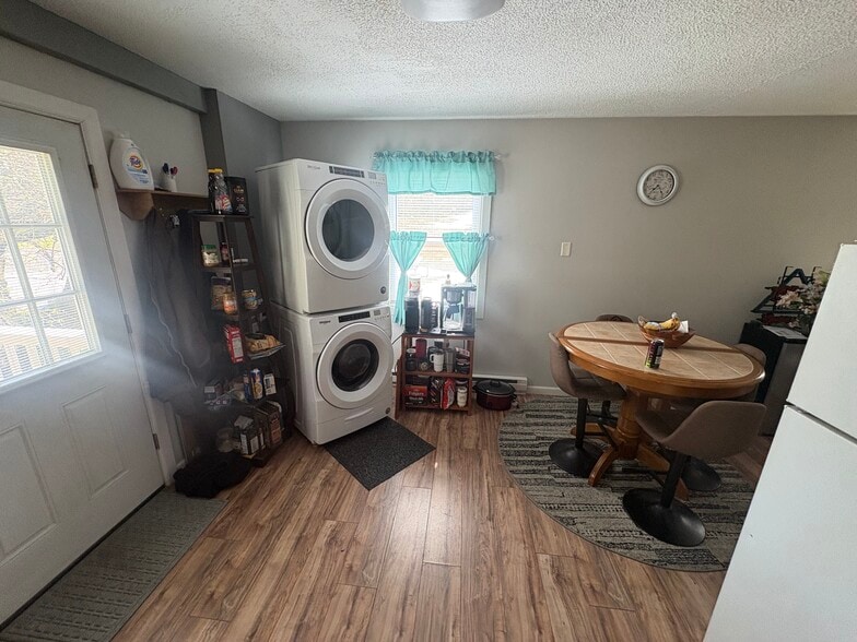 Building Photo - 311 Railroad St