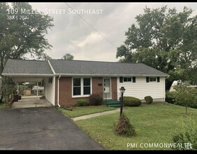 Building Photo - 3 Bedroom 2 bath with large basement. (Ava...