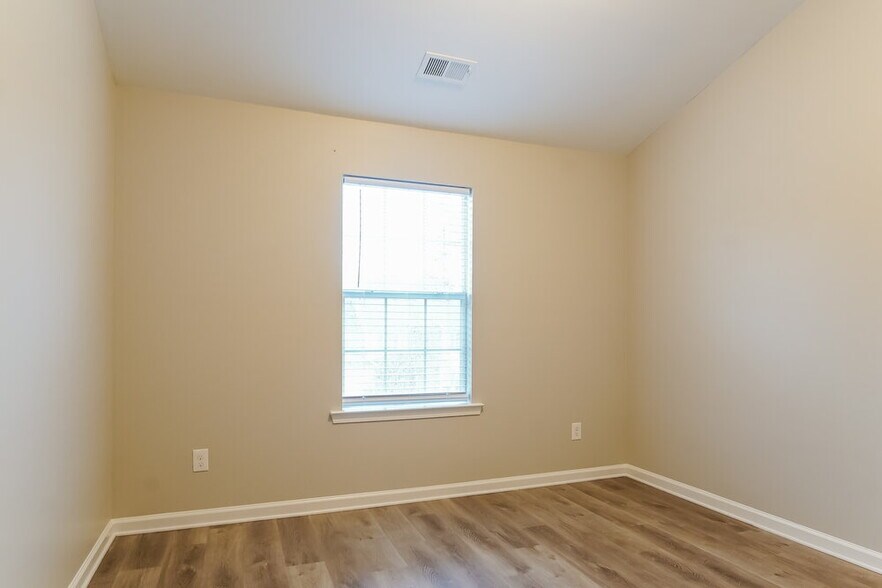 Building Photo - 6325 Polar Fox Ct