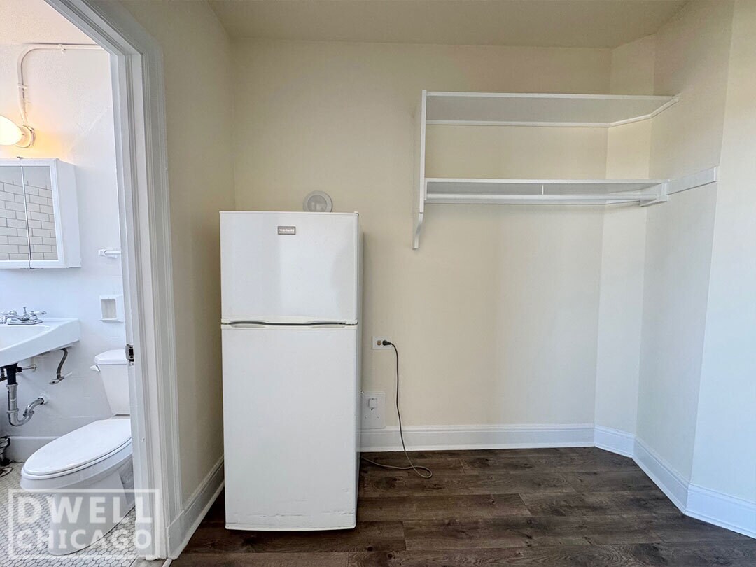 Building Photo - 2779 N Milwaukee Ave