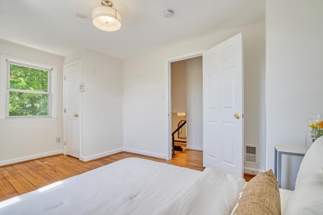 Building Photo - 3731 S Kemper Rd