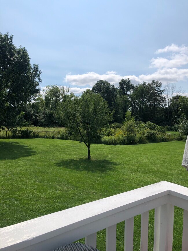 Building Photo - 166 Bush Ln