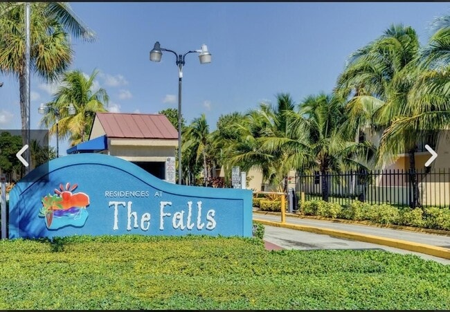 Building Photo - 13917 SW 90th Ave