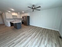 Building Photo - W219N16231 Primrose Ct
