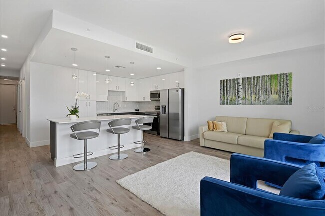 Building Photo - 1709 N Tamiami Trl
