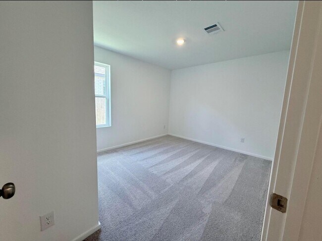 Building Photo - 932 Capracotta Dr