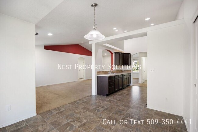 Building Photo - 814 S Wilder St