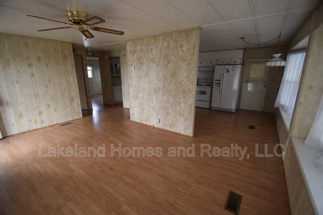 Building Photo - 1567 Longbow Dr