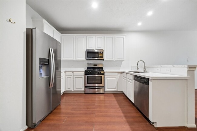 Building Photo - 1161 Eden Park Ln