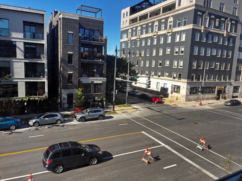Building Photo - 1555 W Hollywood Ave