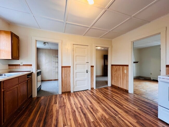 Building Photo - 31 Seaview St