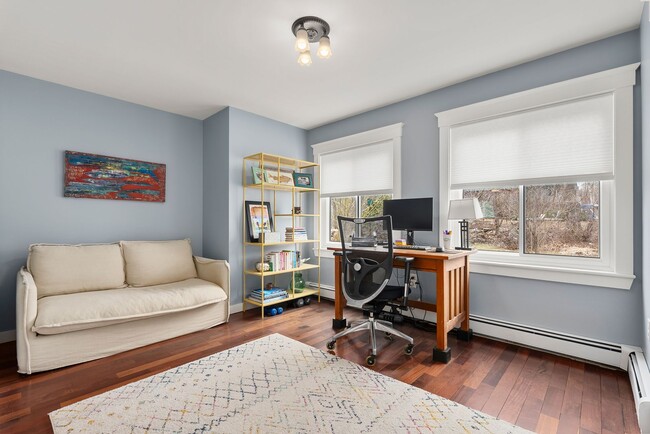 Building Photo - Year-round 3-Bedroom Home in Rockport