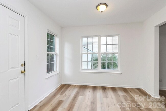 Building Photo - 1215 McAllister Dr