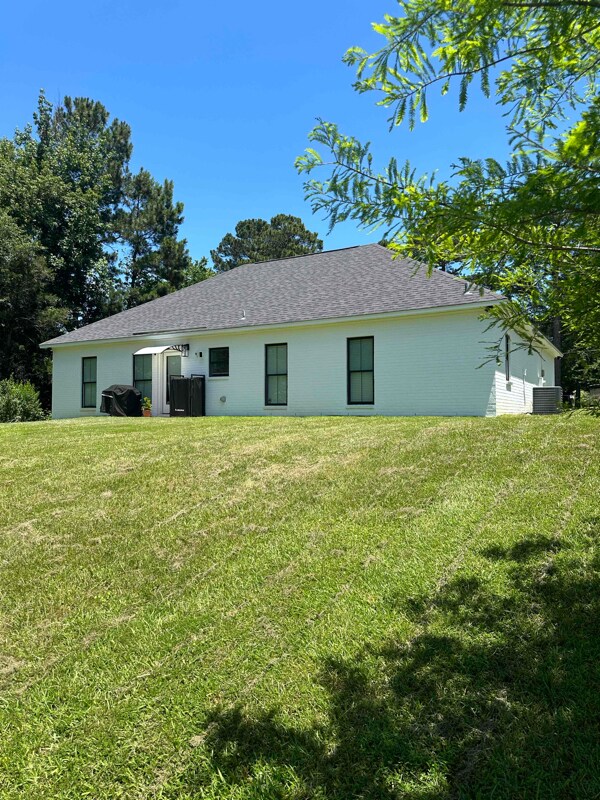 Building Photo - 119 Gumwood Dr