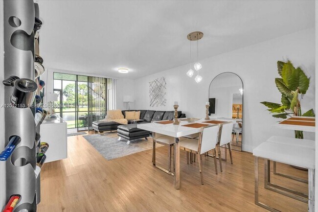 Building Photo - 1234 S Military Trail