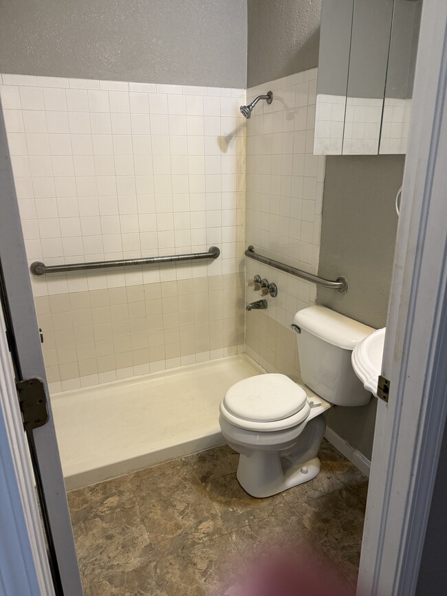 Building Photo - 3601 Dana Dr