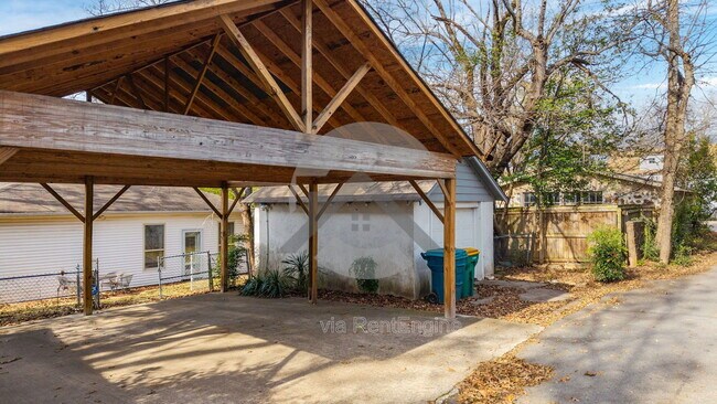 Building Photo - 1615 N Taylor St