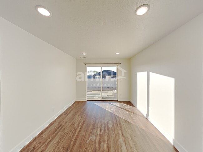 Building Photo - 1321 Rickshaw Ln