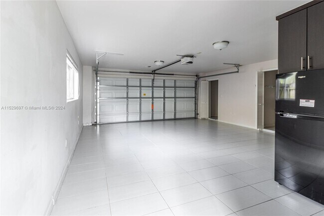 Building Photo - 11940 SW 81st Rd