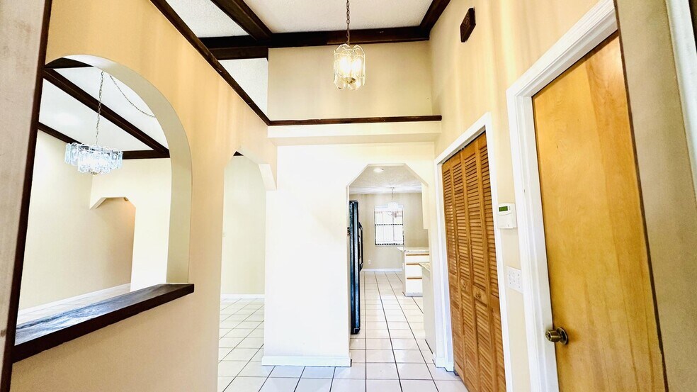 Building Photo - 11952 60th St N